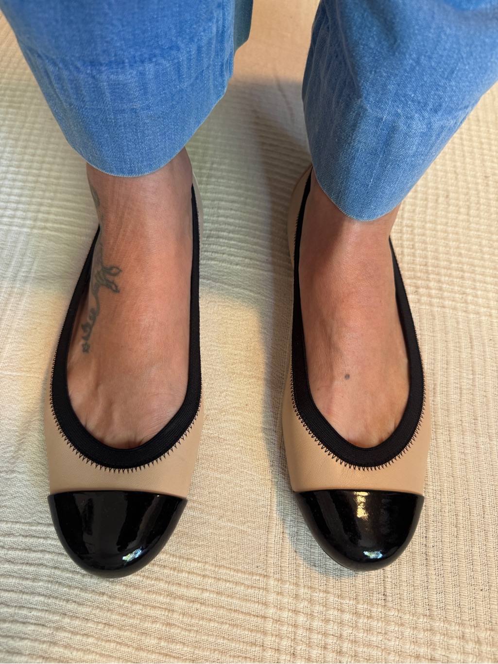 Pretty Ballerinas Nude And Black Leather Cap Toe Ballet Flats Nwot 40